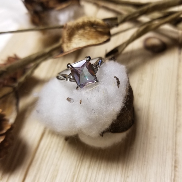 Exquisite Silver Plated Princess cut ring - Picture 6 of 14